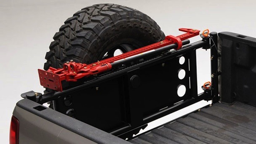 Hi-Lift carrier capability on Wilco Off-Road's Tiregate VT