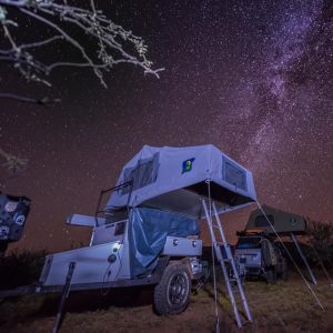 Howling Moon roof top tent