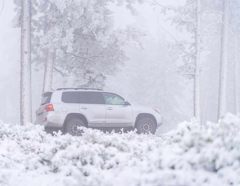 Toyota Land Cruiser 200 in Snow and Fog at Bryce Canyon National Park, southern Utah