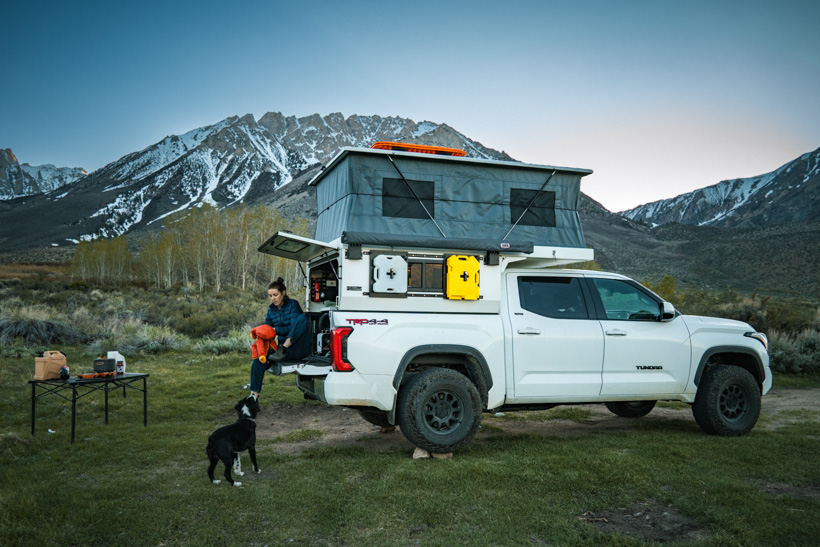 小物 camper.chell OVS MagPak Truck Bed Camper Shell w/ Rooftop Tent for 2007-2021